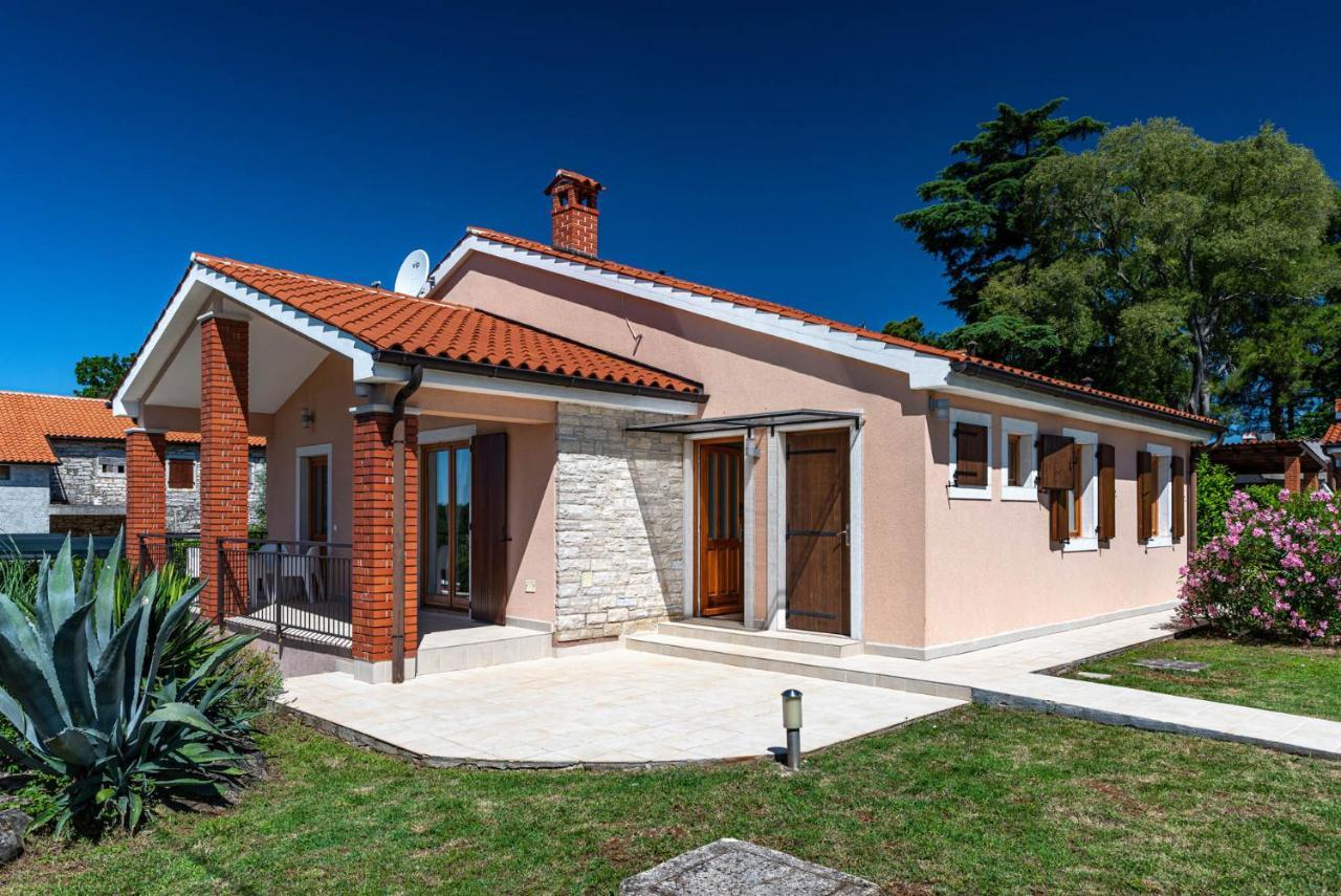 Villas Kolumbera With Private Pools Apartment