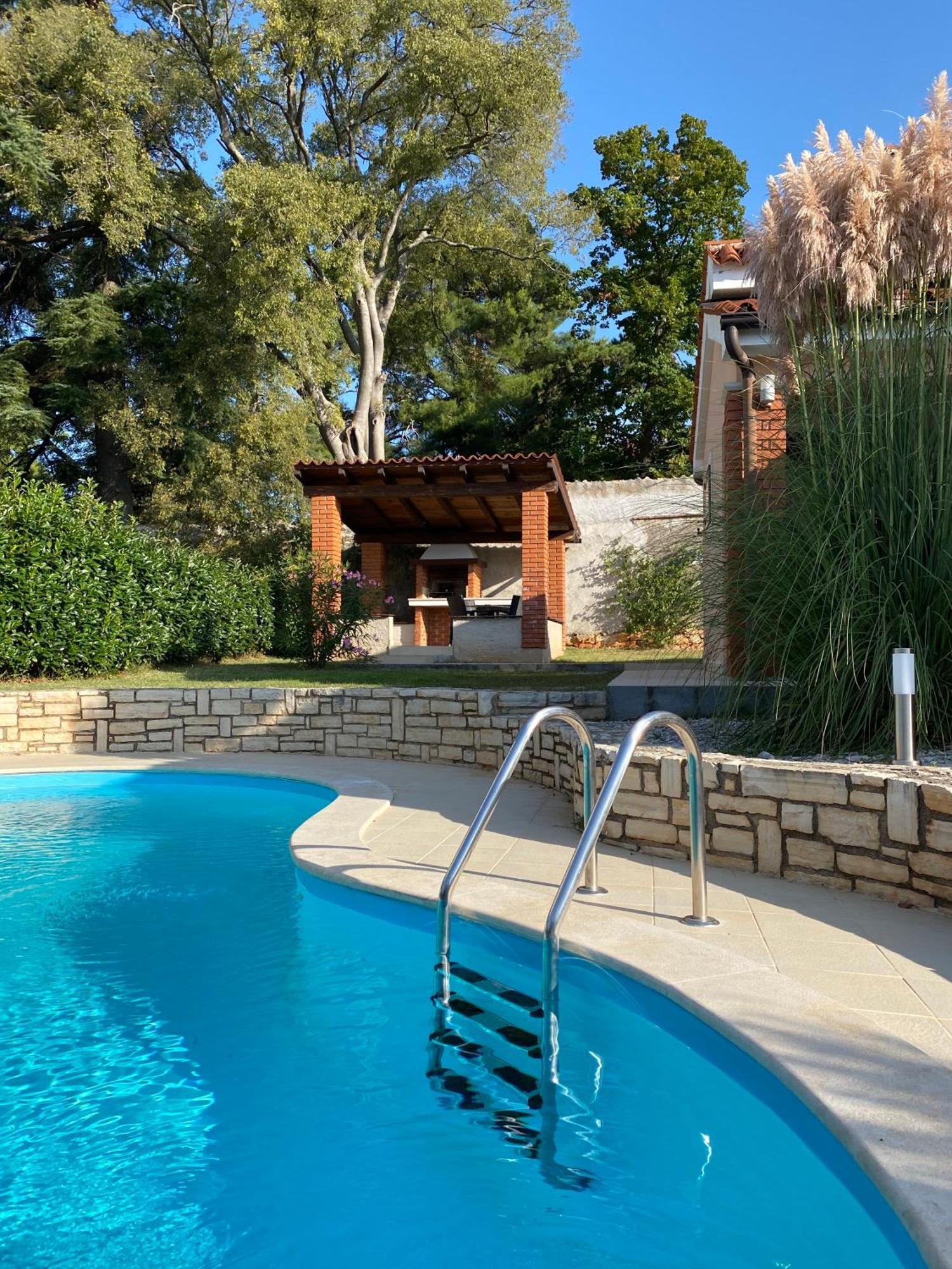 Apartment Villas Kolumbera With Private Pools Kolumbera